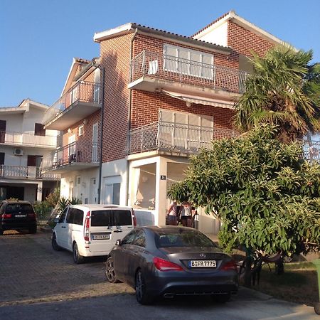 Apartments More Pirovac Extérieur photo